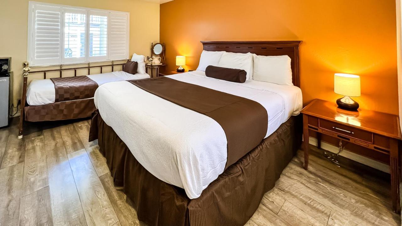 Inn The Old West 3*