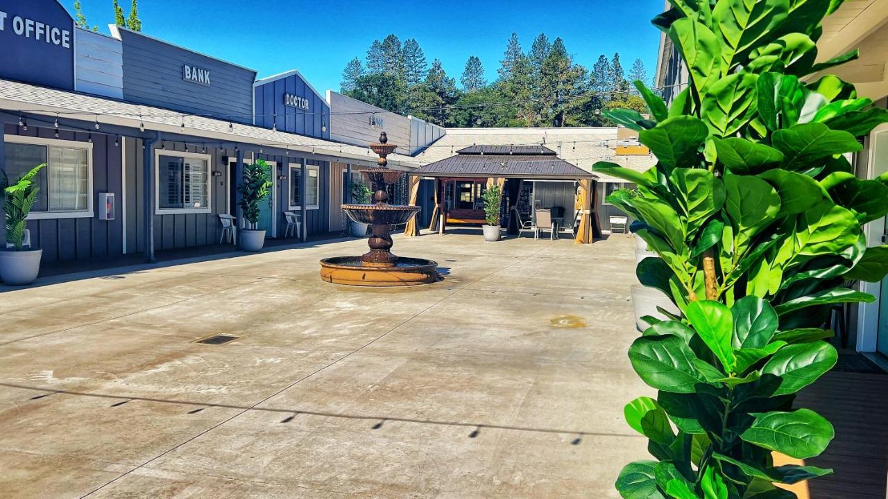 The Old West Inn Willits