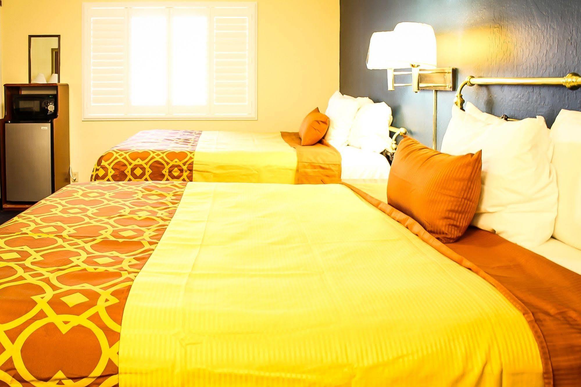 Inn The Old West 3*