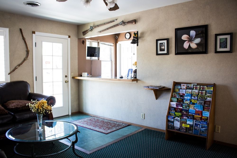 The Old West 3* Willits